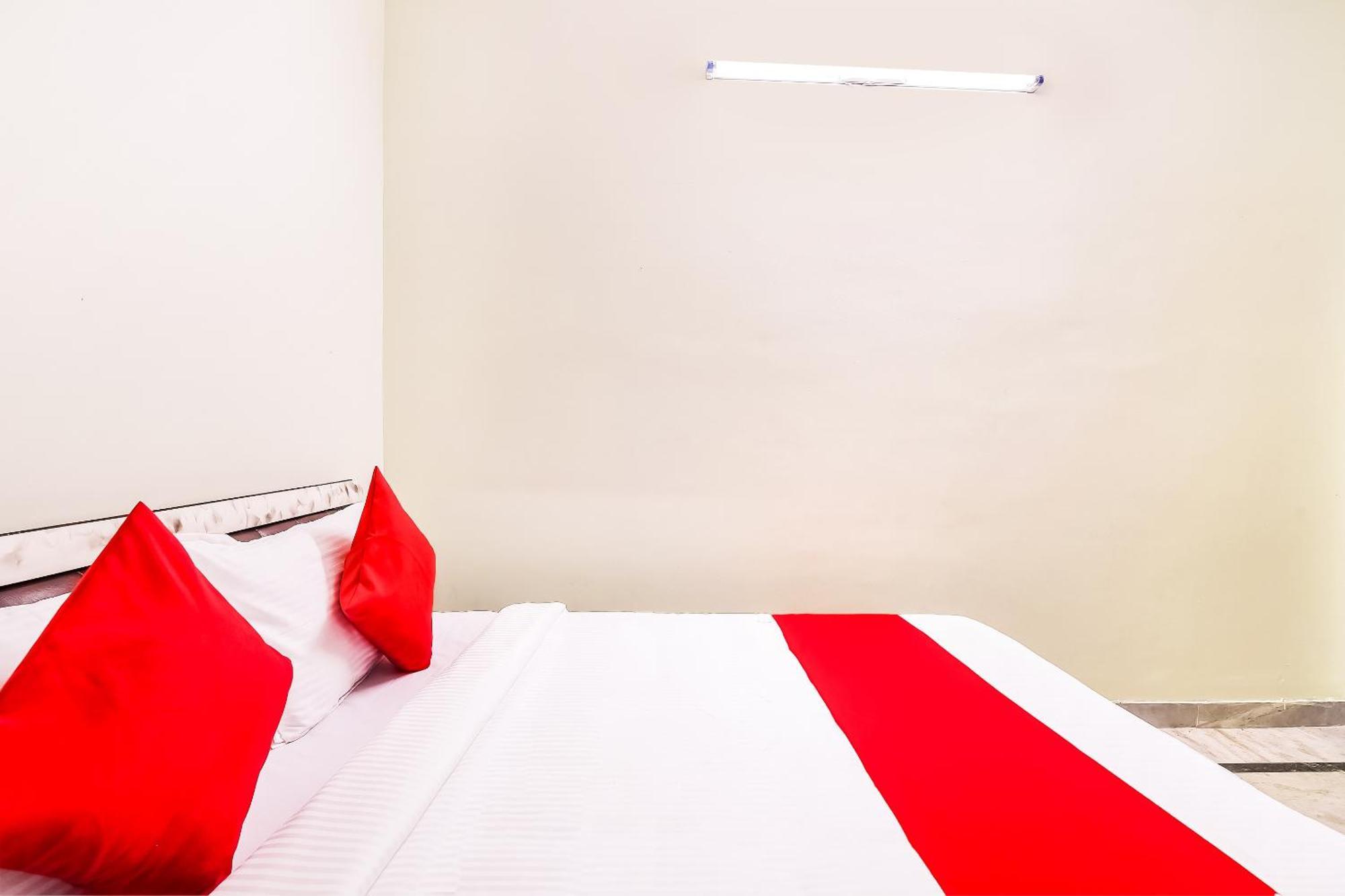 OYO 42984 Kartikeya Park View Residency Hotel Chittoor Bagian luar foto