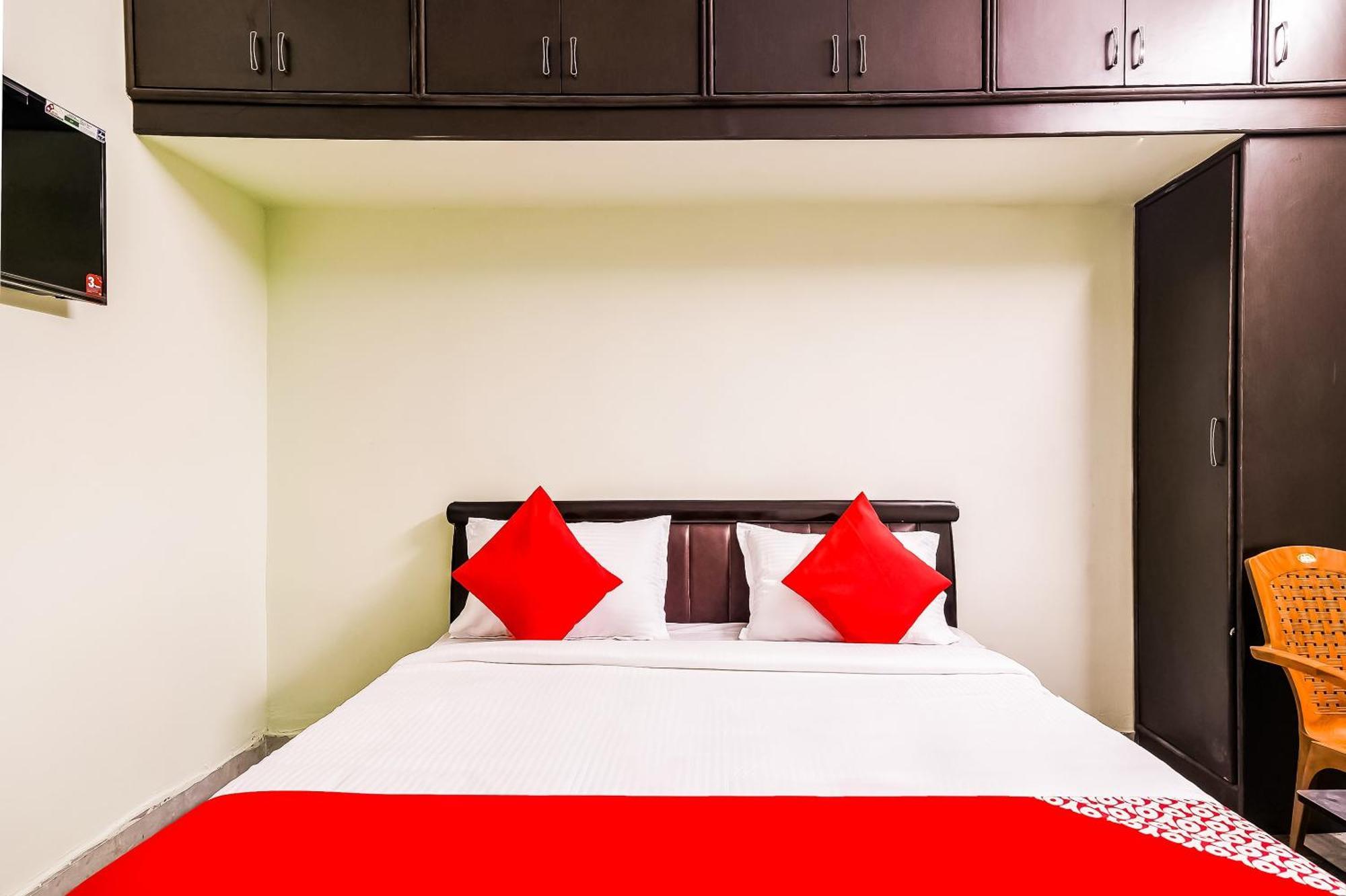 OYO 42984 Kartikeya Park View Residency Hotel Chittoor Bagian luar foto