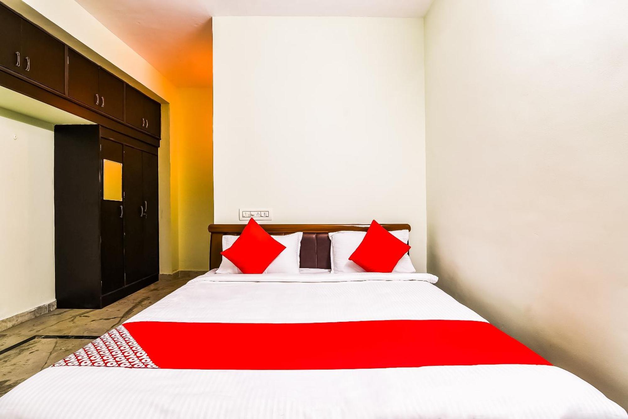 OYO 42984 Kartikeya Park View Residency Hotel Chittoor Bagian luar foto