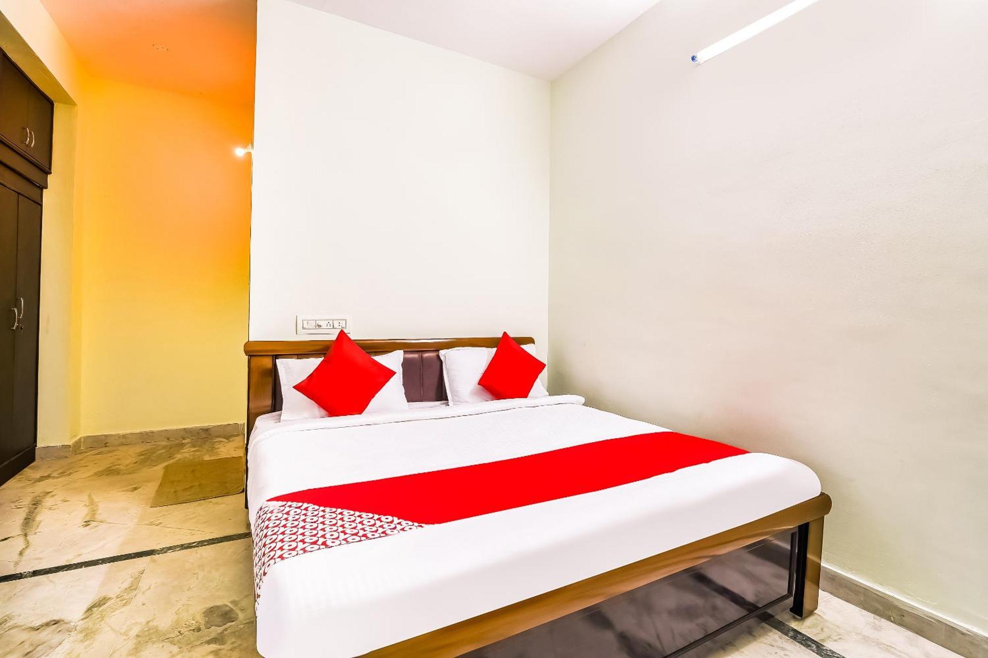 OYO 42984 Kartikeya Park View Residency Hotel Chittoor Bagian luar foto