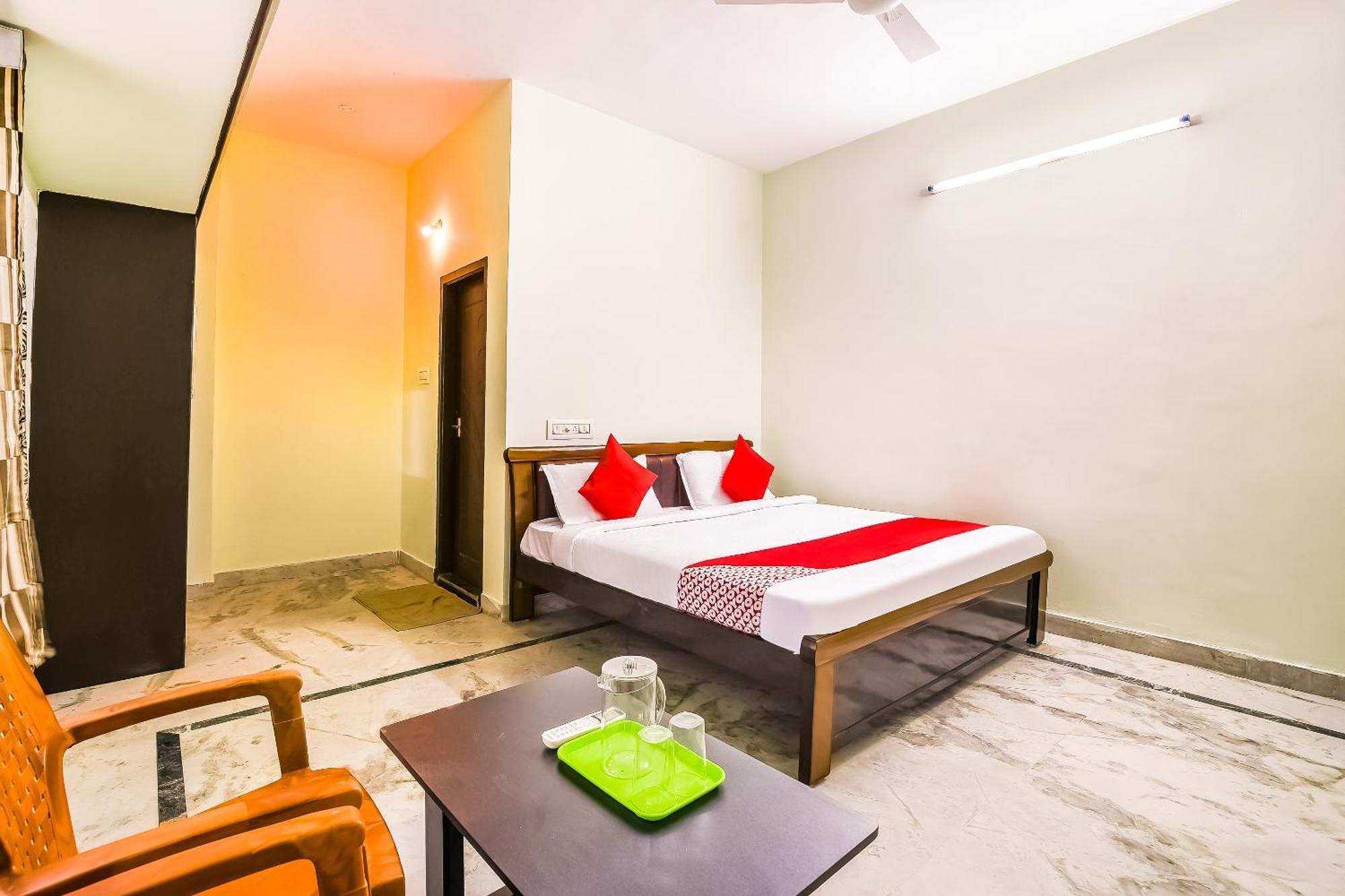 OYO 42984 Kartikeya Park View Residency Hotel Chittoor Bagian luar foto
