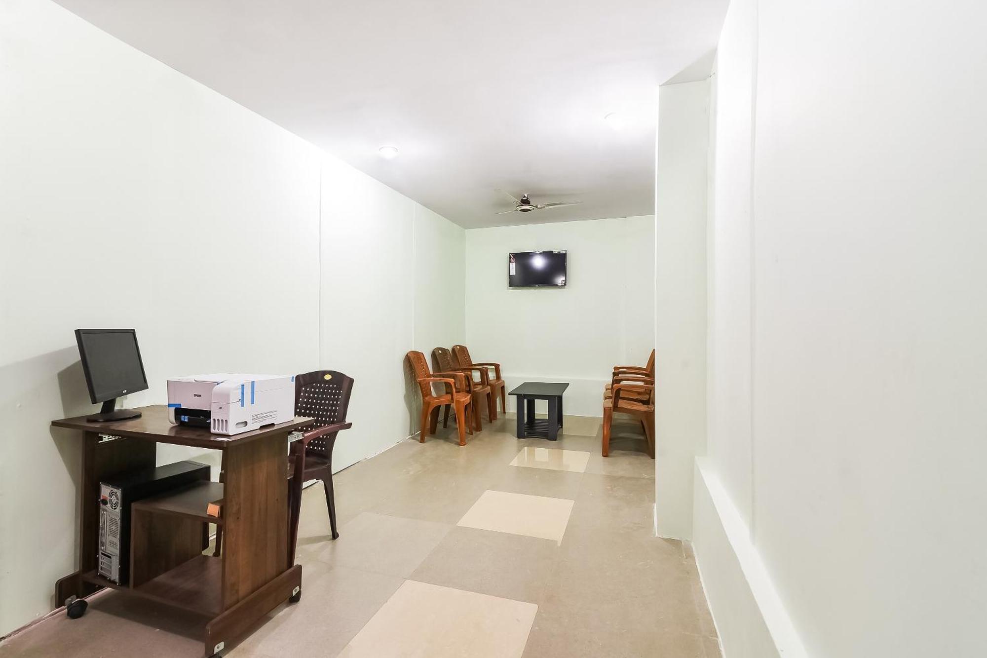 OYO 42984 Kartikeya Park View Residency Hotel Chittoor Bagian luar foto