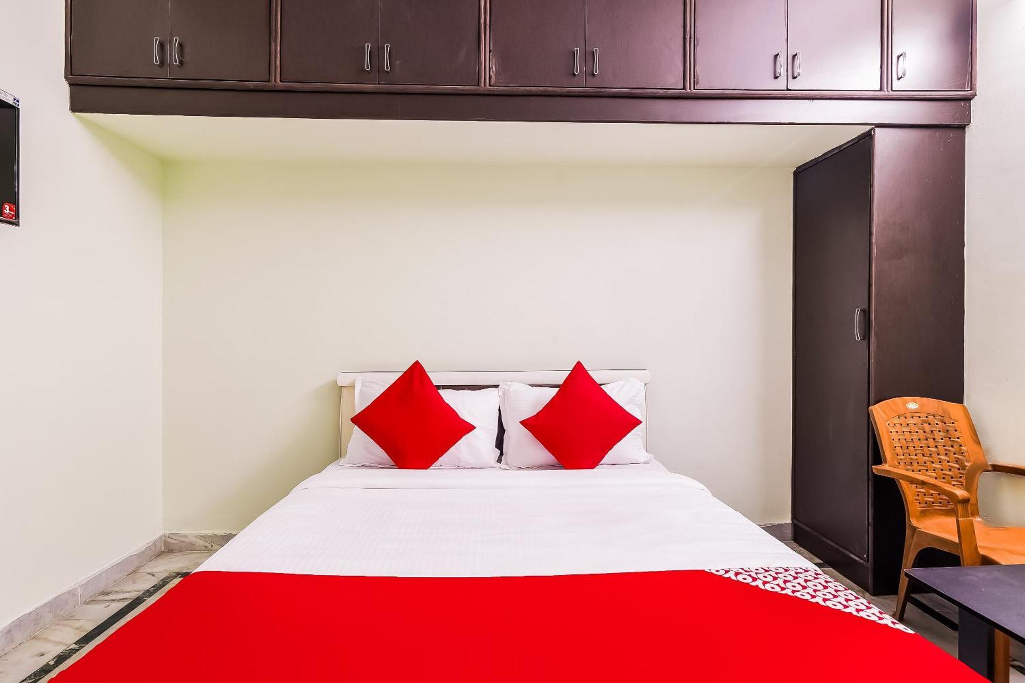 OYO 42984 Kartikeya Park View Residency Hotel Chittoor Bagian luar foto
